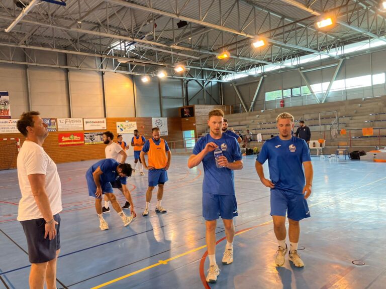 CCPLx Les Merises - entrainement de l'équipe professionnelle Dijon Métropole Handball