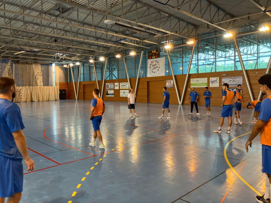 CCPLx Les Merises - entrainement de l'équipe professionnelle Dijon Métropole Handball